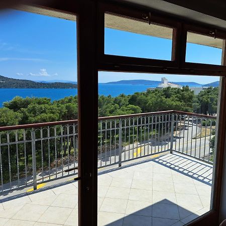 Apartment With Splendid Sea View Trogir Eksteriør bilde