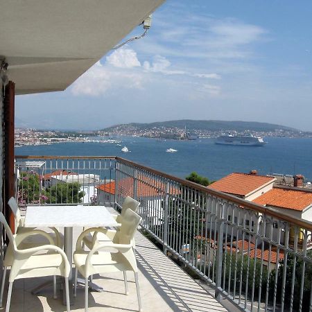 Apartment With Splendid Sea View Trogir Eksteriør bilde
