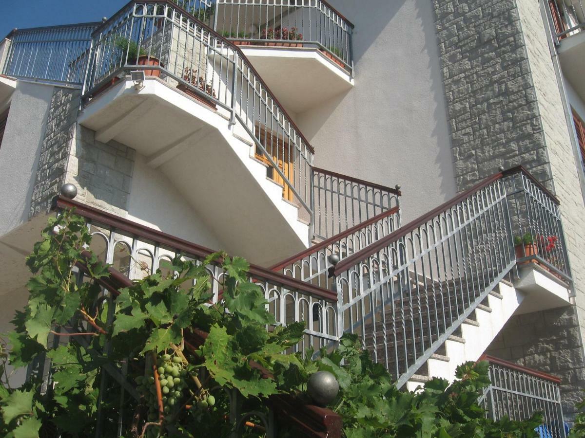 Apartment With Splendid Sea View Trogir Eksteriør bilde