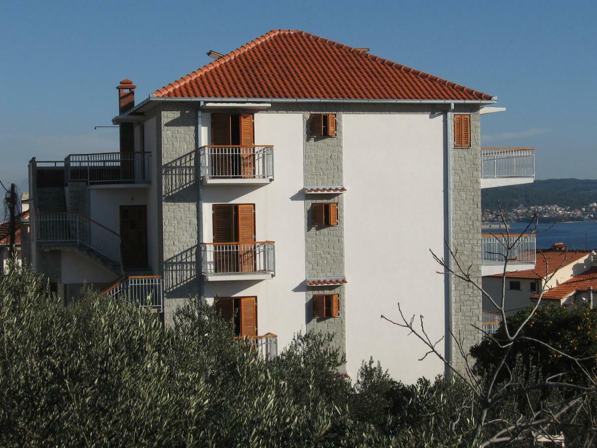 Apartment With Splendid Sea View Trogir Eksteriør bilde